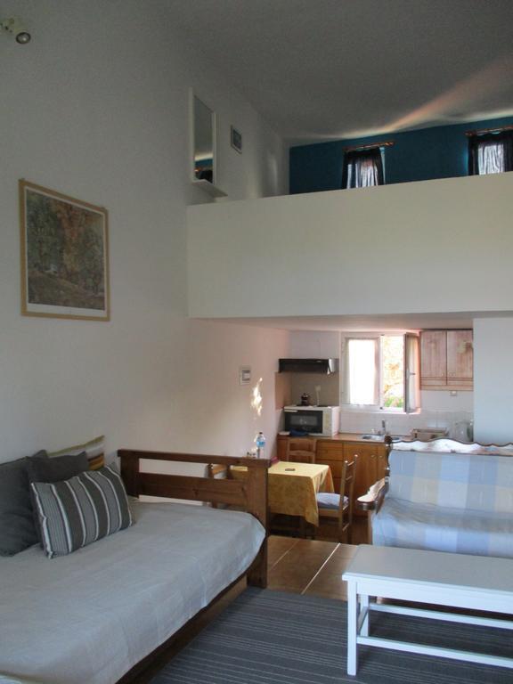 קאלאתאס Theodosia Studios מראה חיצוני תמונה